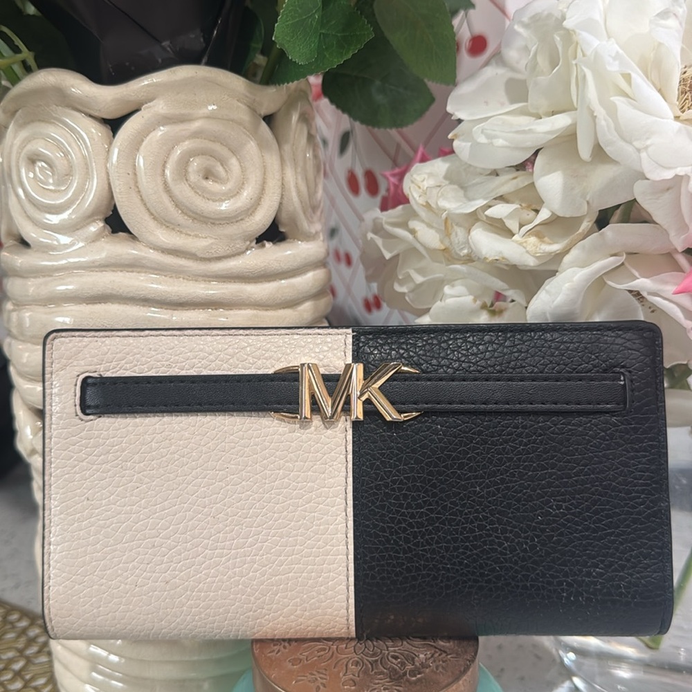 🖤Reed Large Two-Tone Pebbled Leather Wallet - Picture 9 of 12